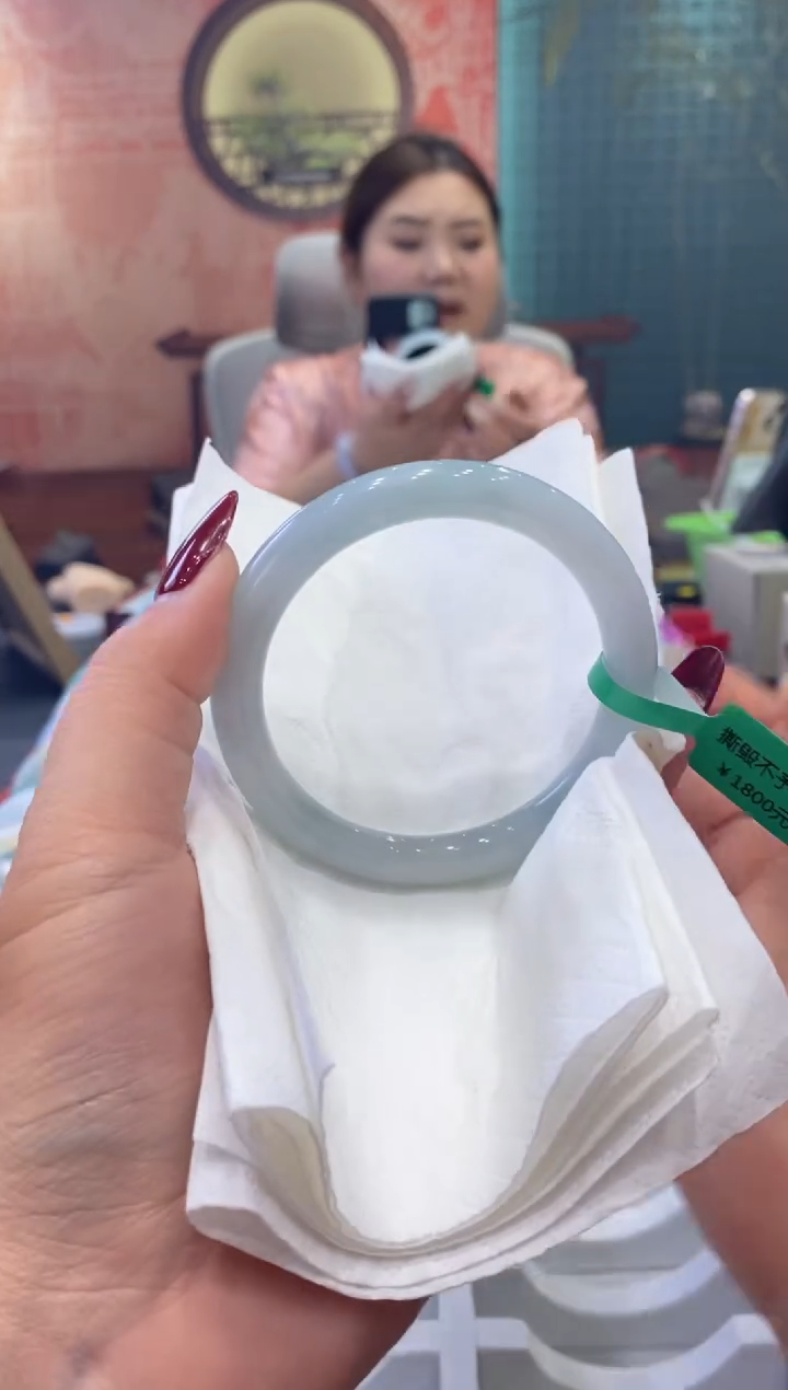 【闪购商品】翡翠手镯未镶嵌多人0010539