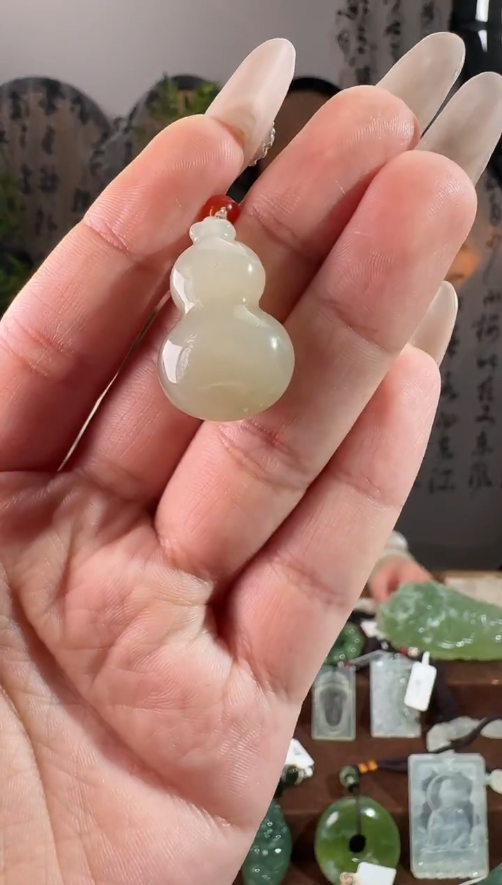 颈饰未镶嵌和田玉晴水葫芦