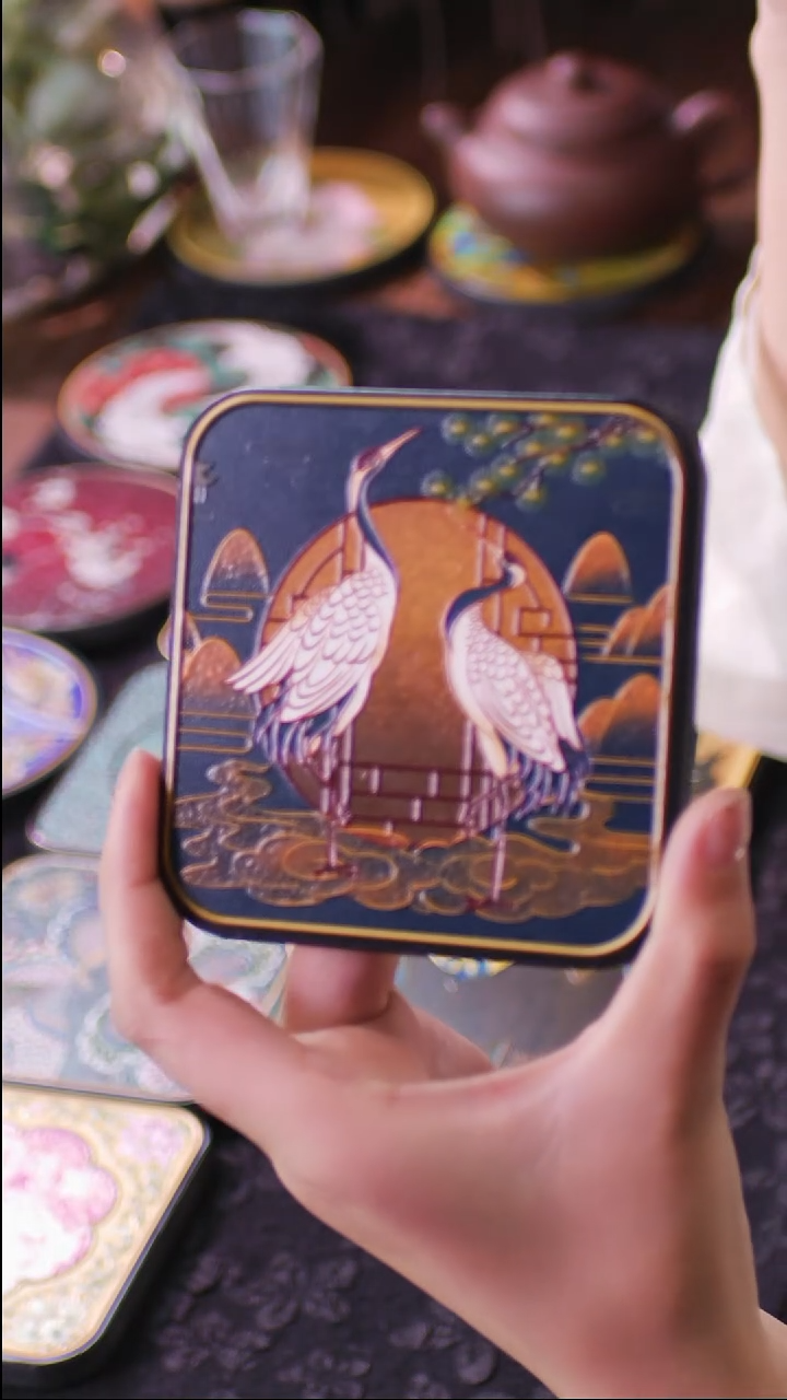 壹藏贰宝立鹤图案杯垫一片