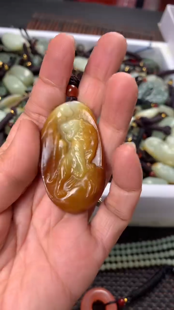 【闪购商品】和田玉颈饰未镶嵌多样性发货没有证书拍一发一有瑕