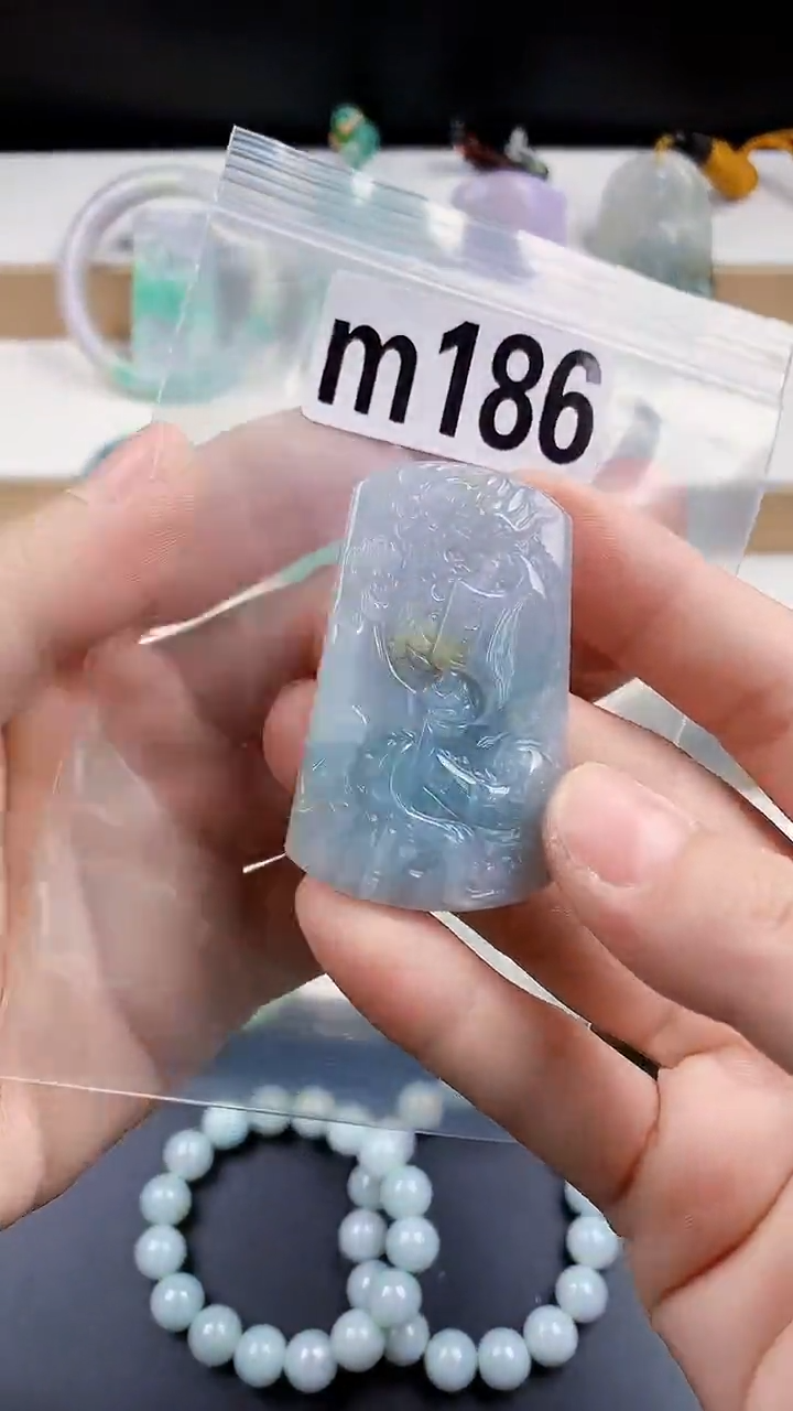 颈饰未镶嵌翡翠天然翡翠吊坠挂件