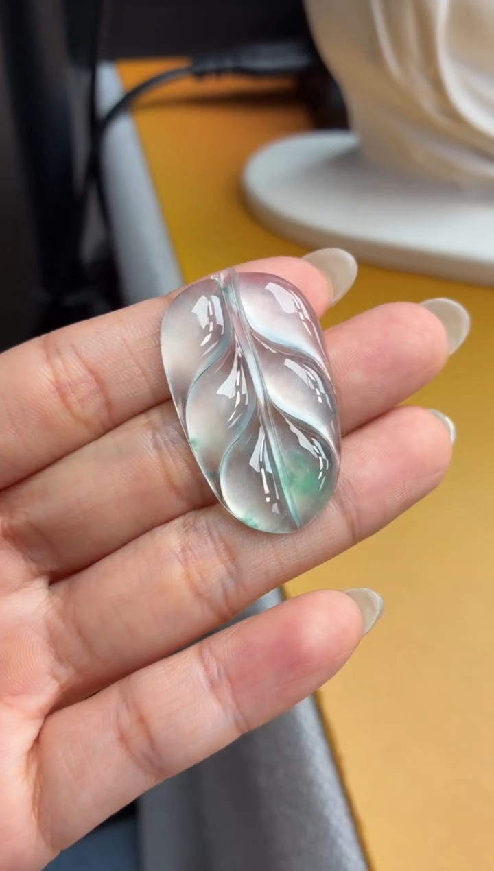 吊坠(不含链)未镶嵌翡翠68 叶子 38.2 23.2 4.1