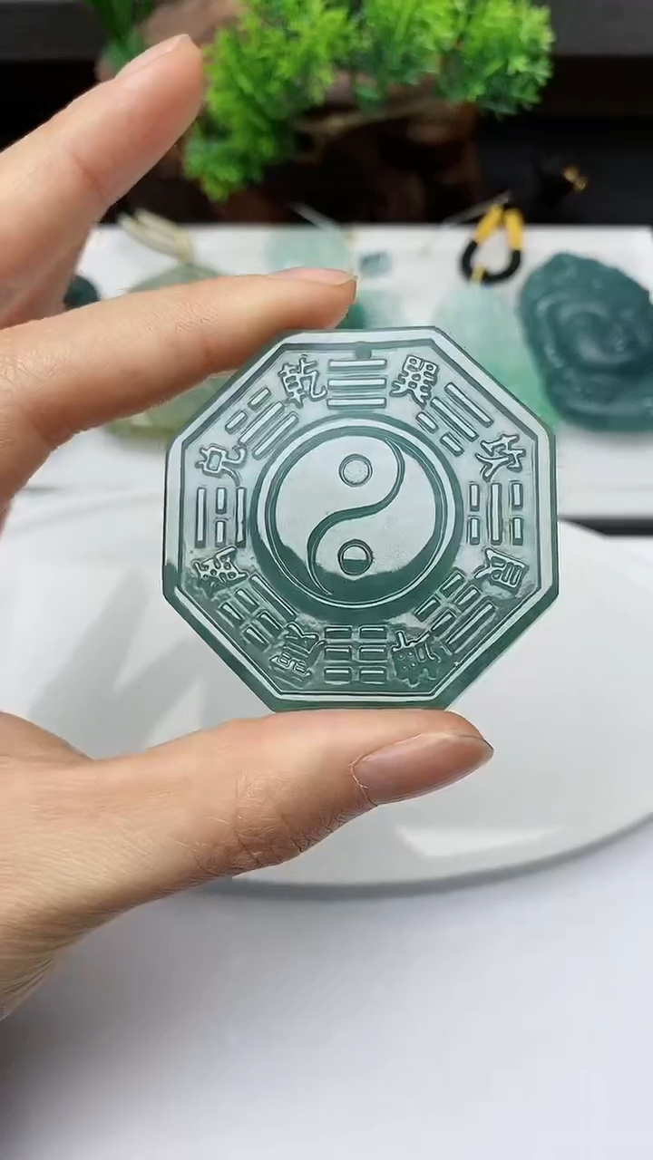 【闪购商品】翡翠颈饰未镶嵌