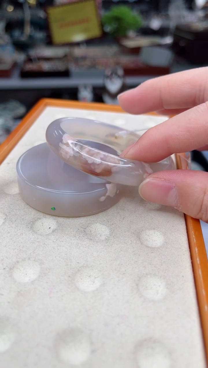 【闪购商品】石英质玉手镯未镶嵌56圈口（赠品镯心）3572095