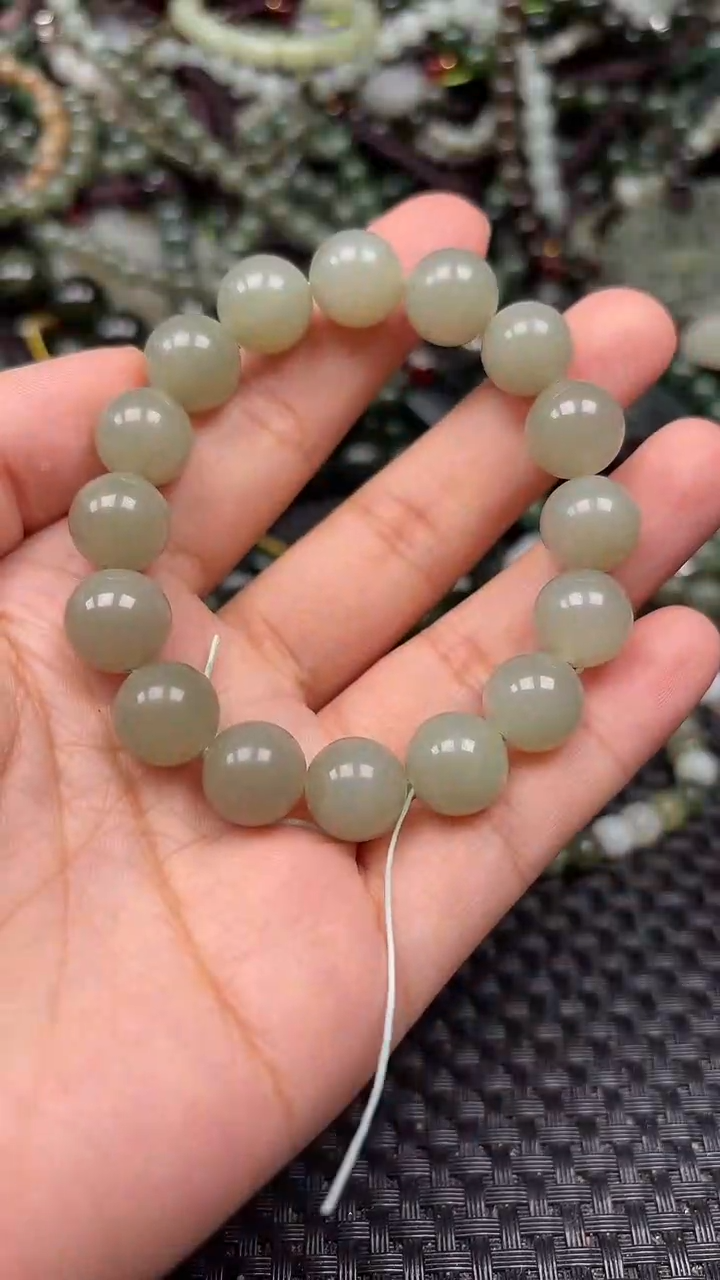 和田玉未镶嵌颈饰1