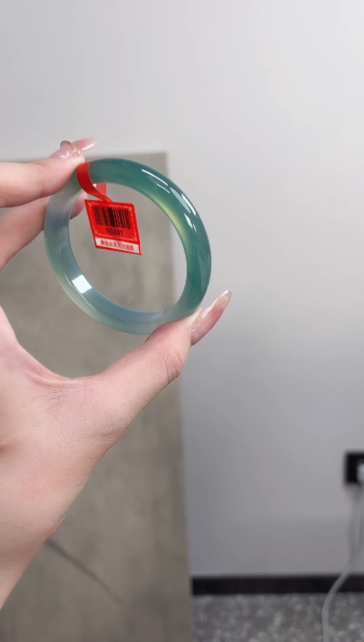 【闪购商品】玛瑙/玉髓手镯未镶嵌54圈 需要包容