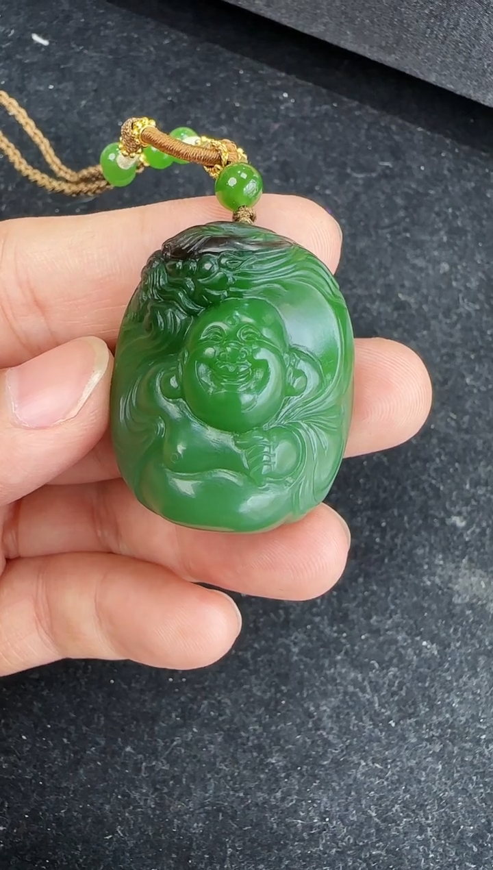 和田玉未镶嵌颈饰佛公