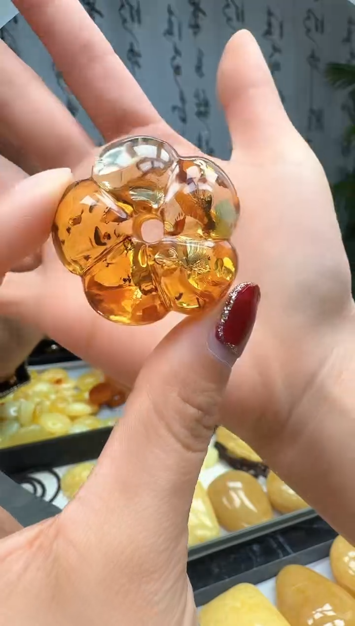 【闪购商品】琥珀裸石未镶嵌挂坠