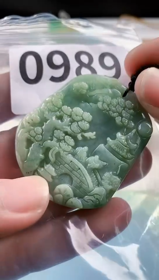 【闪购商品】翡翠颈饰未镶嵌天然翡翠吊坠挂件