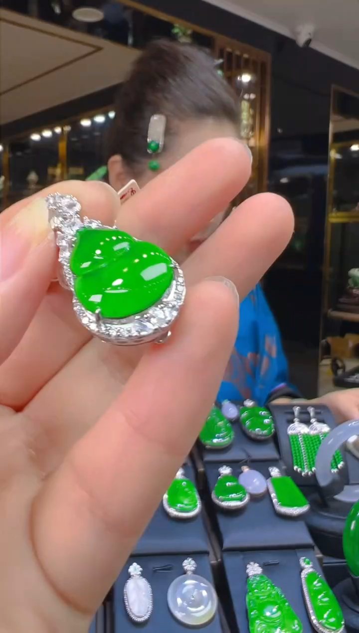 翡翠银S925镶嵌吊坠(赠链)147（多样性发其一）