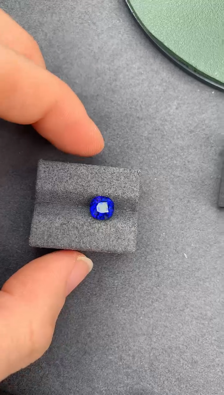 【闪购商品】蓝宝石裸石未镶嵌2.1ct皇家蓝
