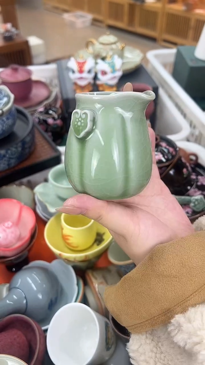 【闪购商品】哥窑如意把手公道杯