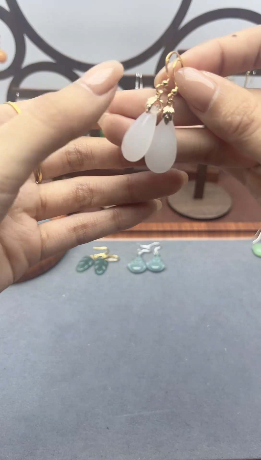 银S925镶嵌和田玉耳饰118000