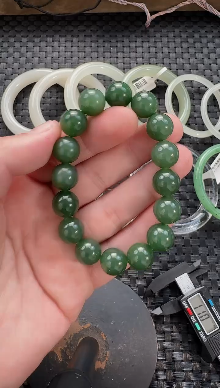 颈饰未镶嵌和田玉12mm碧玉手串