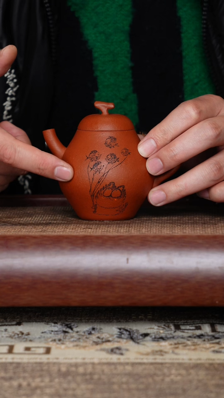【闪购商品】紫砂茶壶小香梨降坡刻绘半手工
