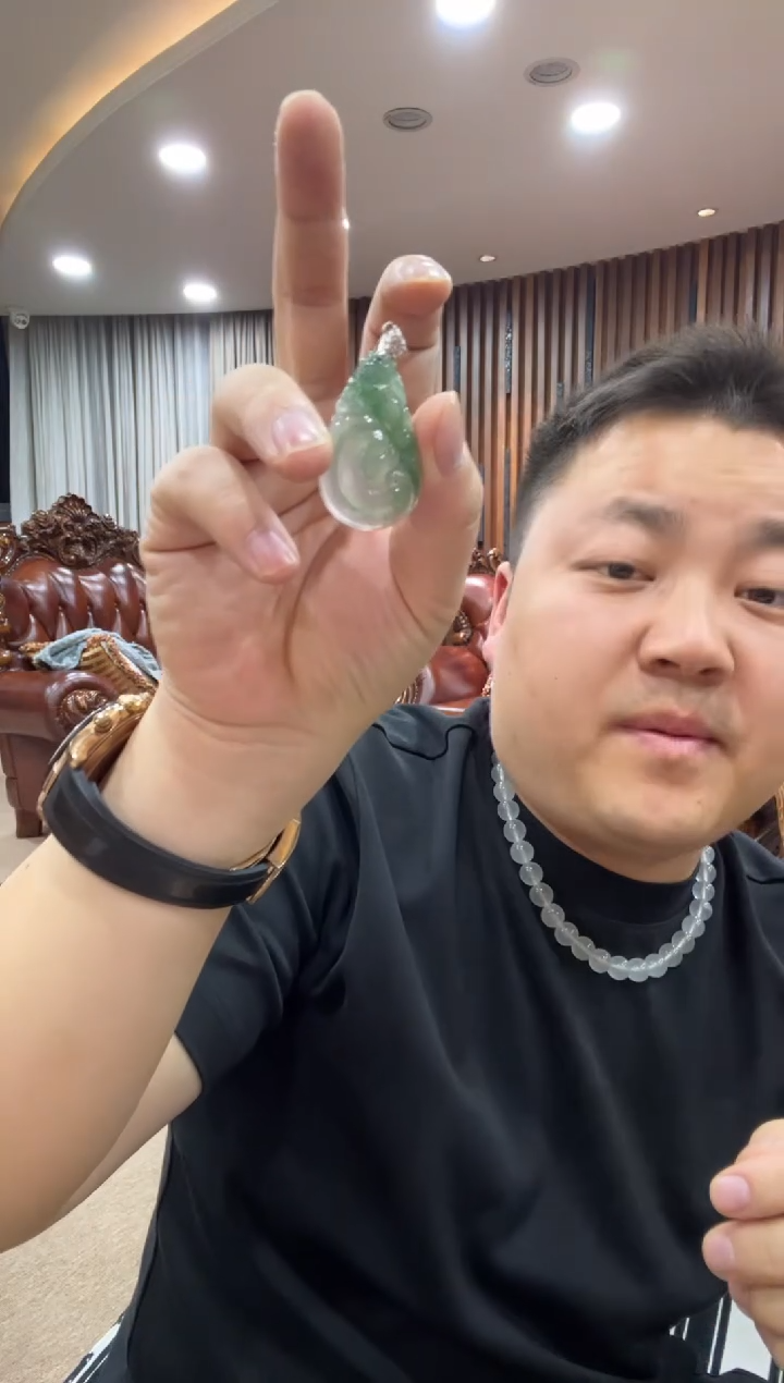 颈饰银S925镶嵌翡翠吊坠