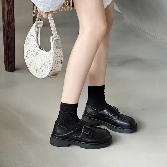 576522581佰诗奴春夏新款2025年一脚蹬百搭圆头厚底透气乐福鞋女