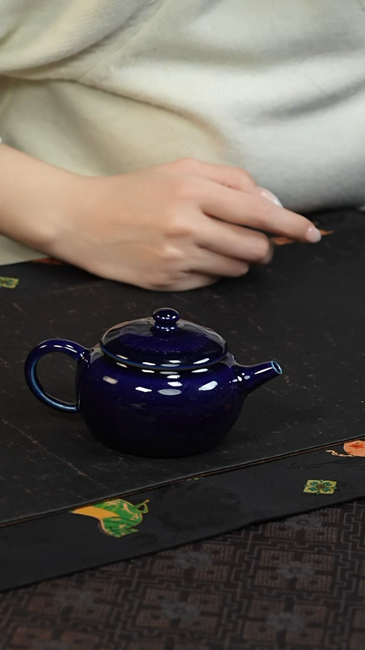 瓷陈大平 浩宇星梦 德钟壶