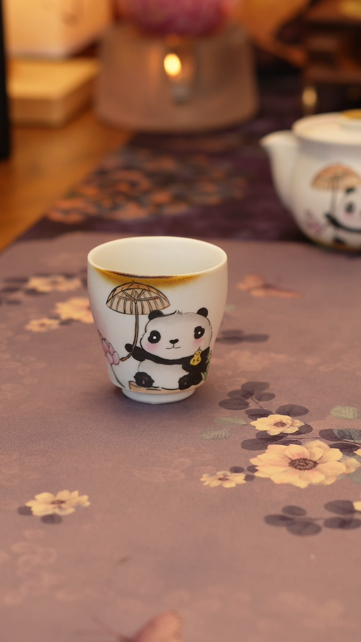 【闪购商品】手绘熊猫杯子······