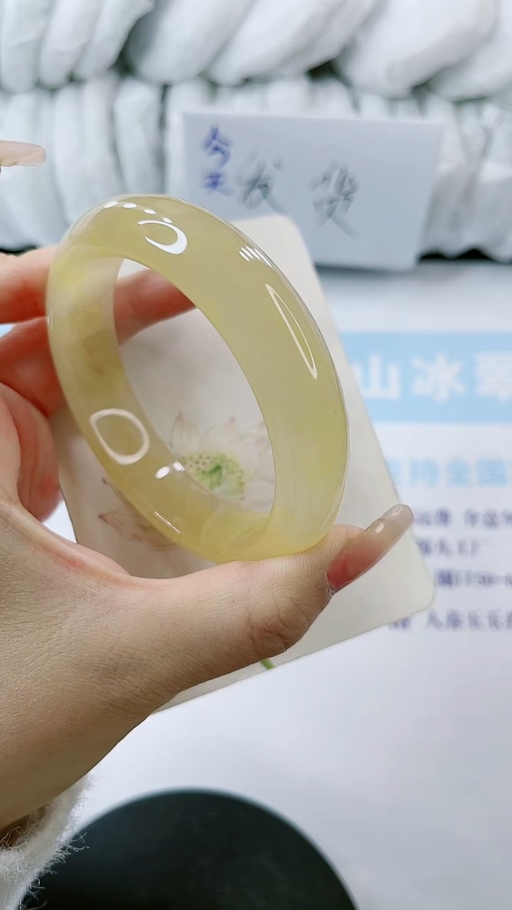 【闪购商品】石英质玉手镯合金多样性发货V76