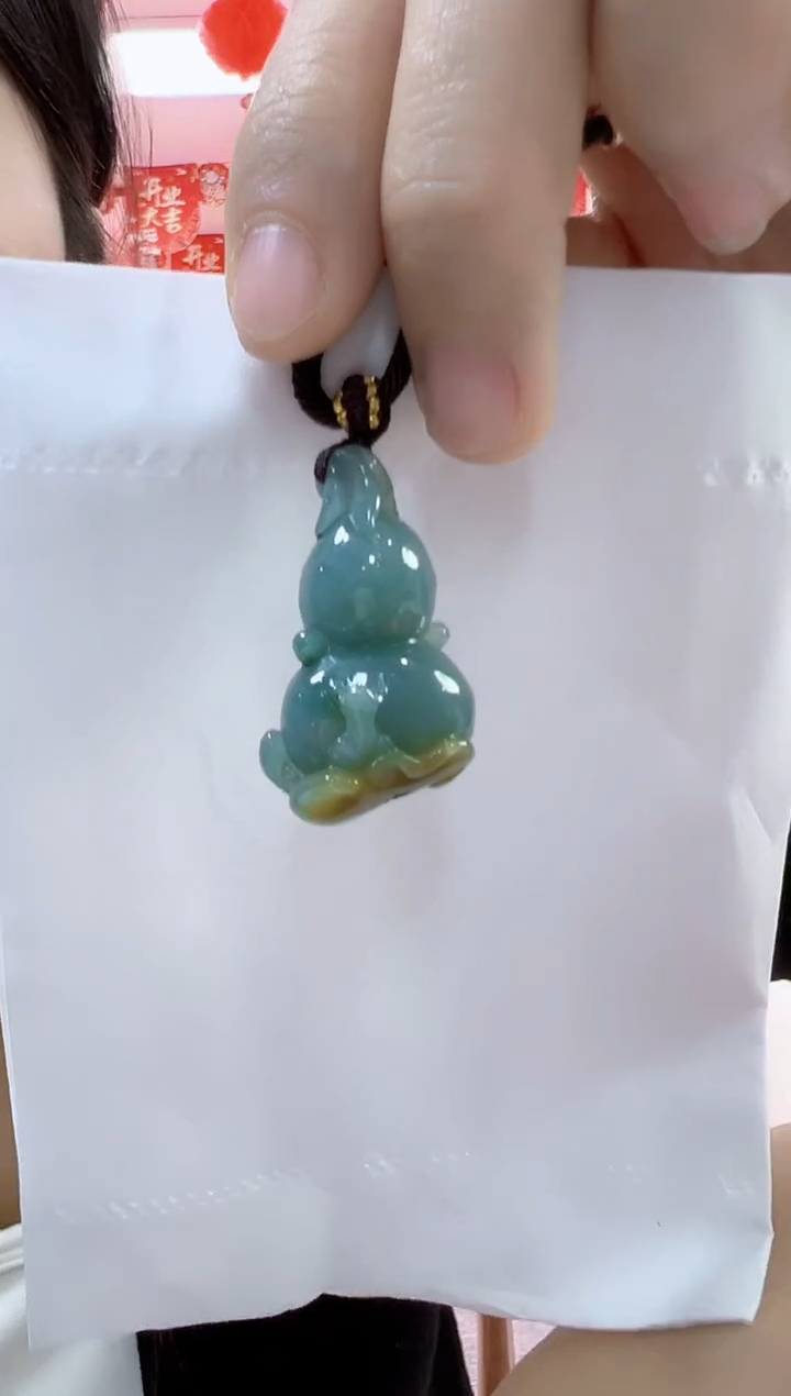 【闪购商品】翡翠颈饰未镶嵌孤品葫芦