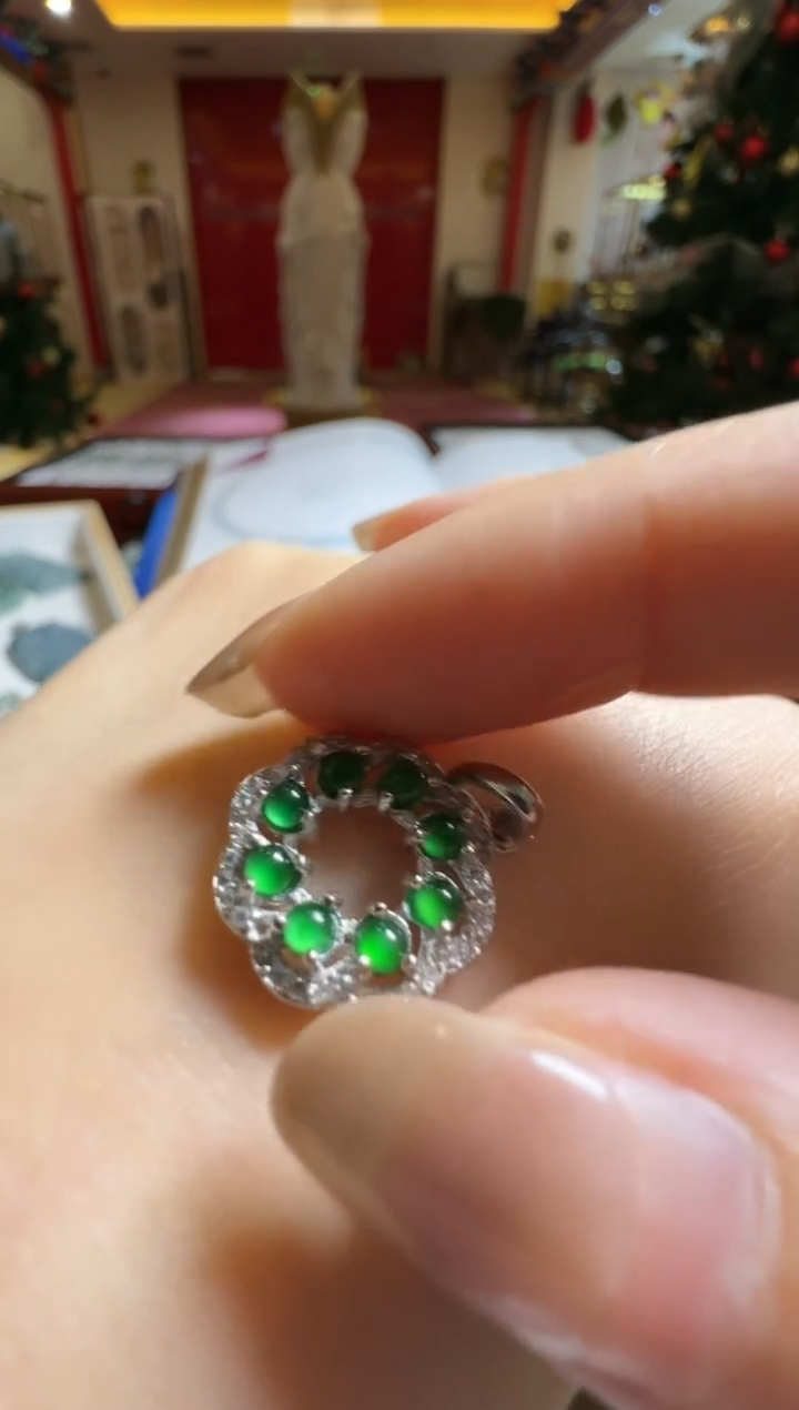 【闪购商品】翡翠吊坠(不含链)未镶嵌翡翠