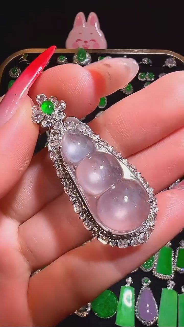 18K金镶嵌挂件翡翠吊坠