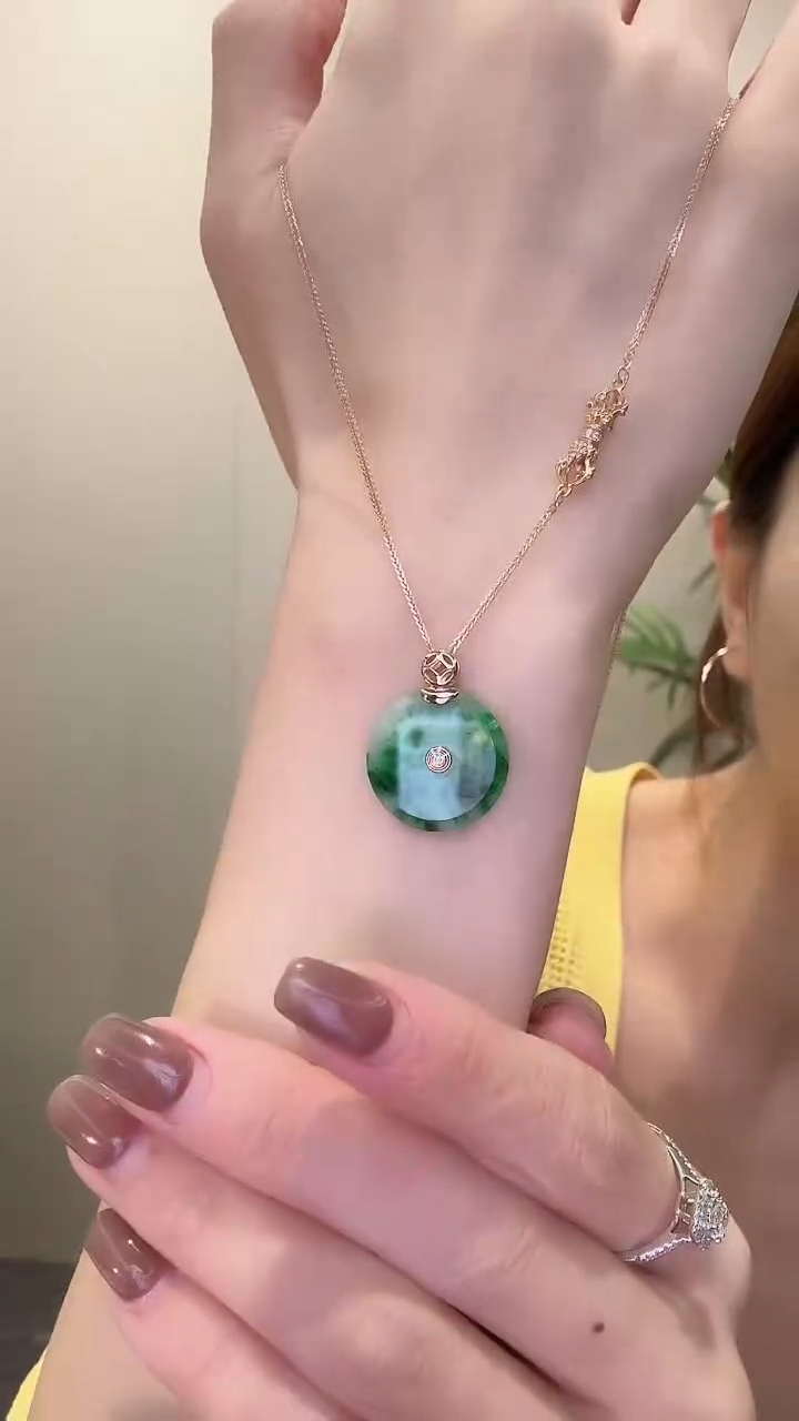 翡翠18K金镶嵌吊坠(不含链)18K金翡翠吊坠多样性发货发其一