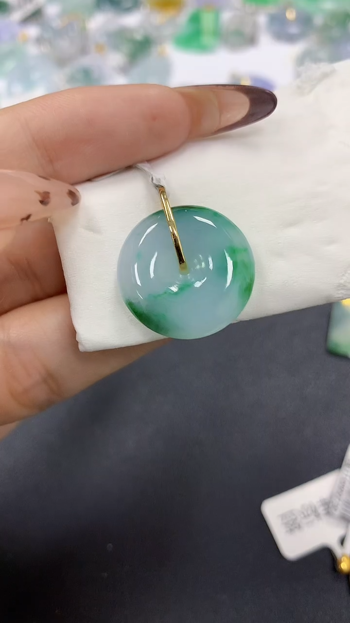 颈饰18K金镶嵌翡翠a货假一赔三支持复检百元上9元证书费自理