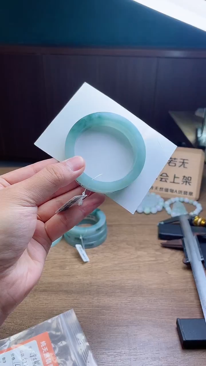定制翡翠手镯未镶嵌定制
