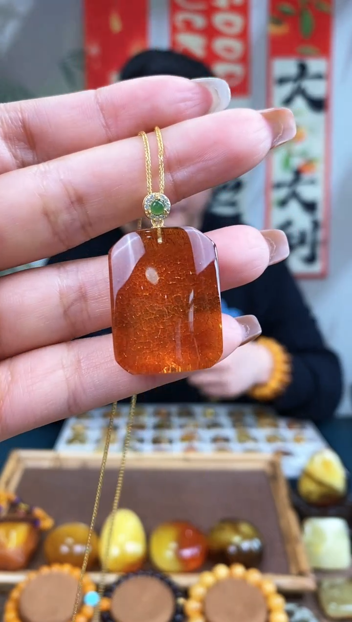 【闪购商品】琥珀裸石未镶嵌基地发货 一物一证 顺丰包邮