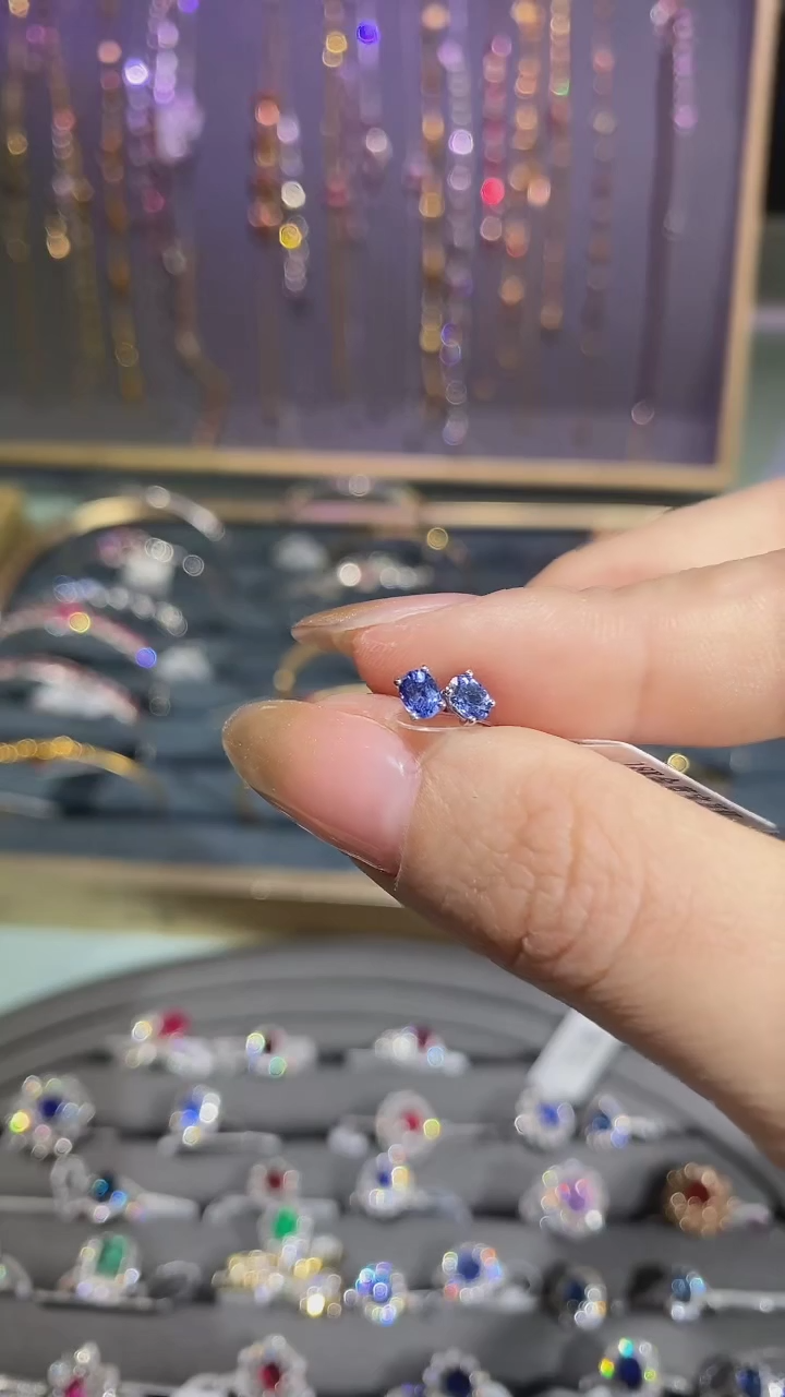 【闪购商品】蓝宝石耳钉18K金镶嵌耳钉