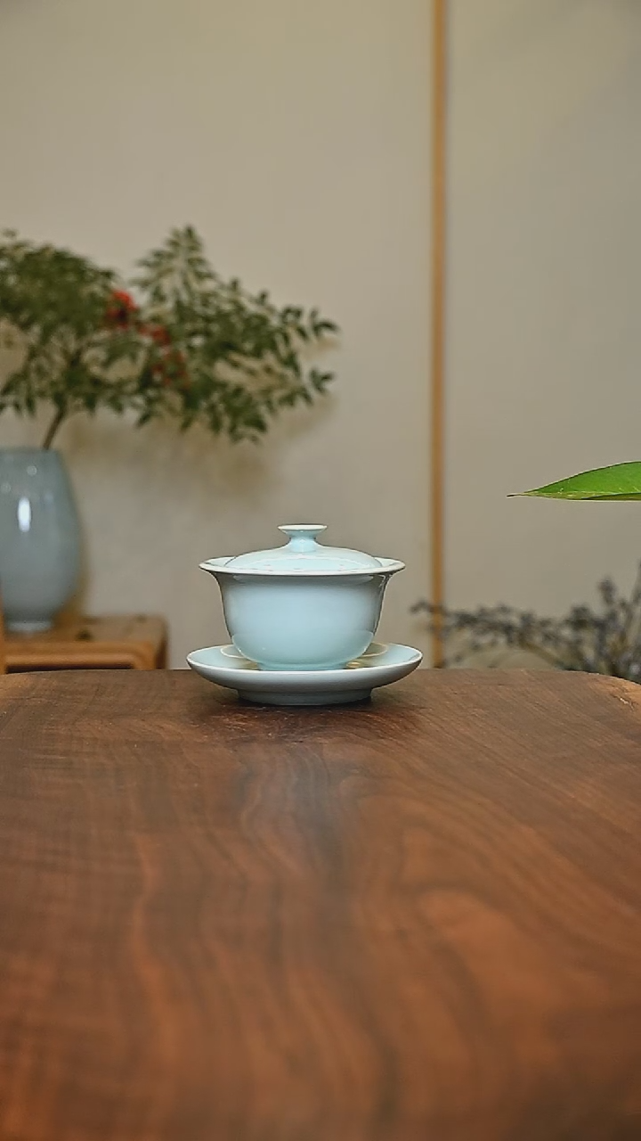 元宝盖碗 天青 微瑕 朱法喜款