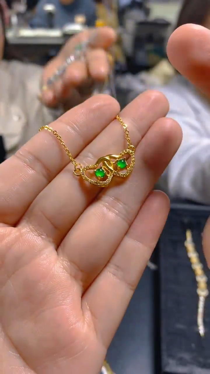 【闪购商品】翡翠吊坠(赠链)未镶嵌0145955028多样性发一