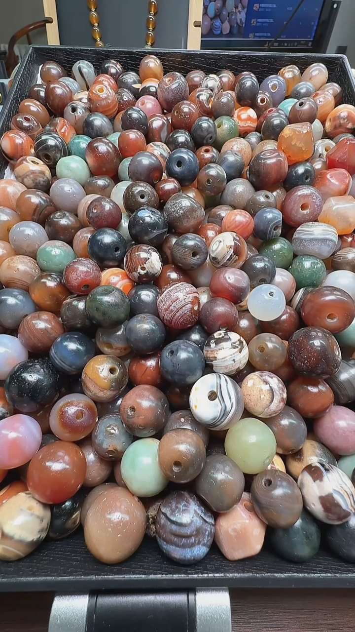 未镶嵌颈饰玛瑙/玉髓玛瑙  两颗