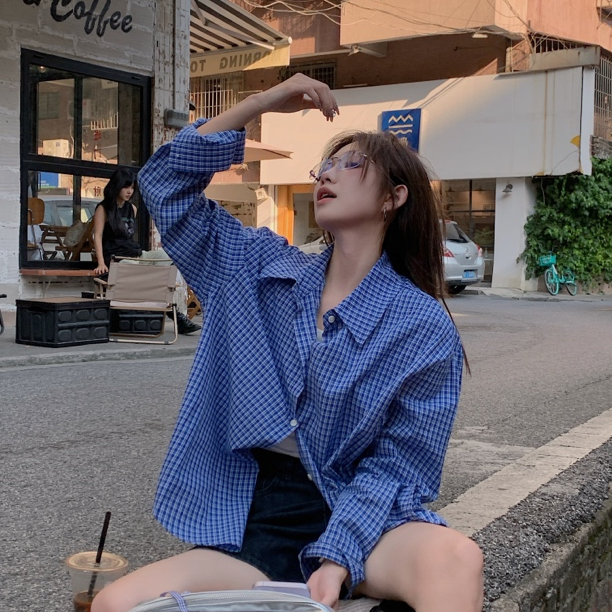 百搭复古蓝色格子中长款衬衫女早秋慵懒宽松oversize防晒外套