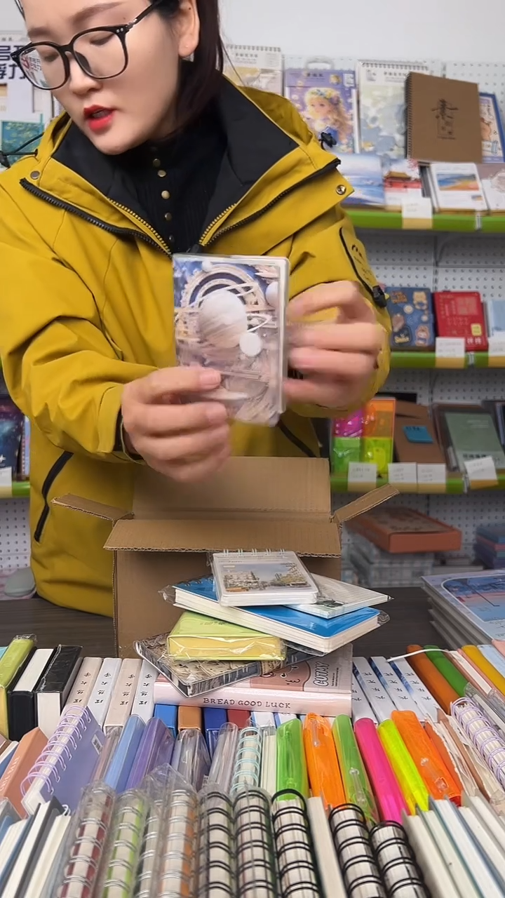 男孩版-本册集装箱10件套【随机封面】