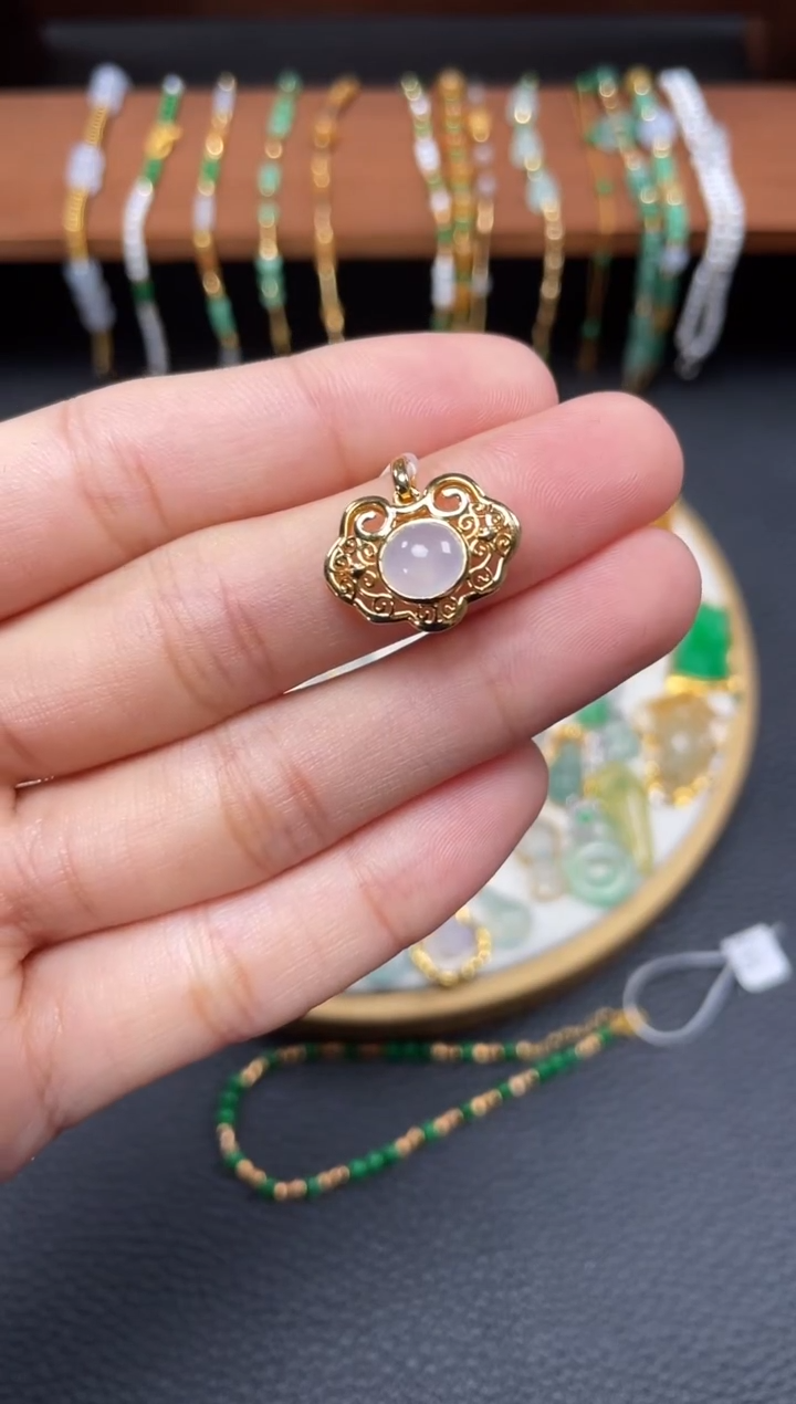 【闪购商品】翡翠吊坠(不含链)18K金镶嵌一个   JK509