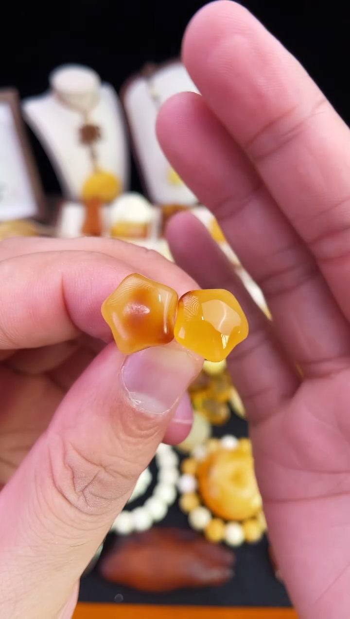 琥珀未镶嵌珠宝奇石柒月