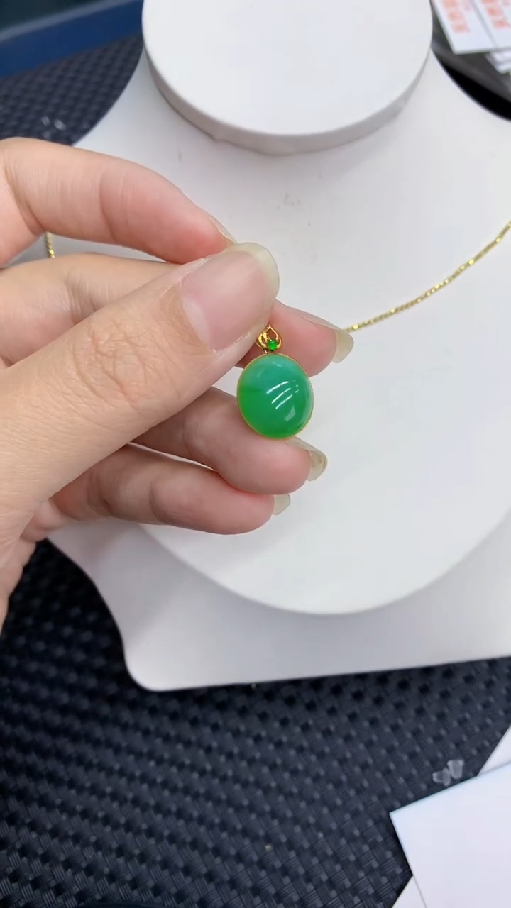 【闪购商品】翡翠颈饰18K金镶嵌            8
