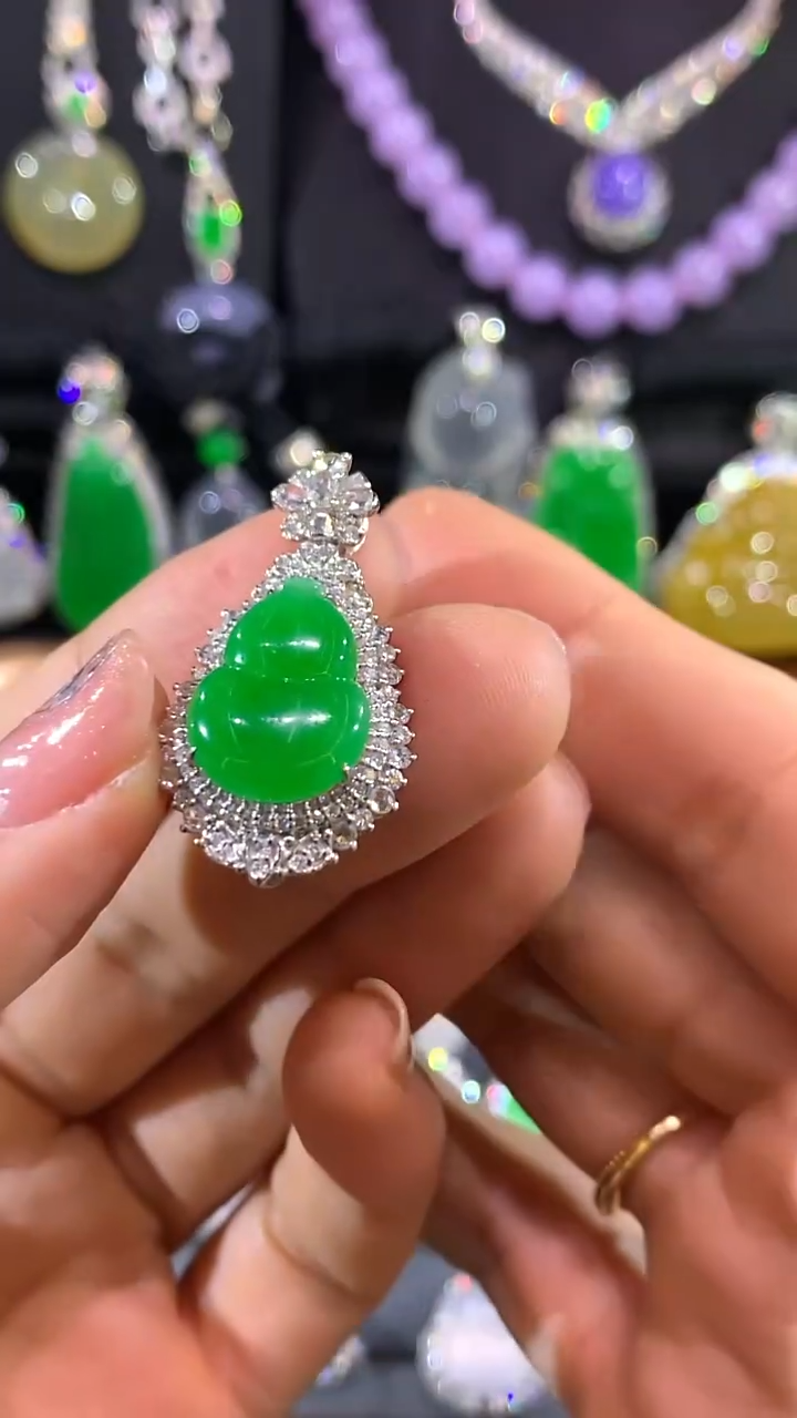 吊坠(不含链)18K金镶嵌翡翠吊坠