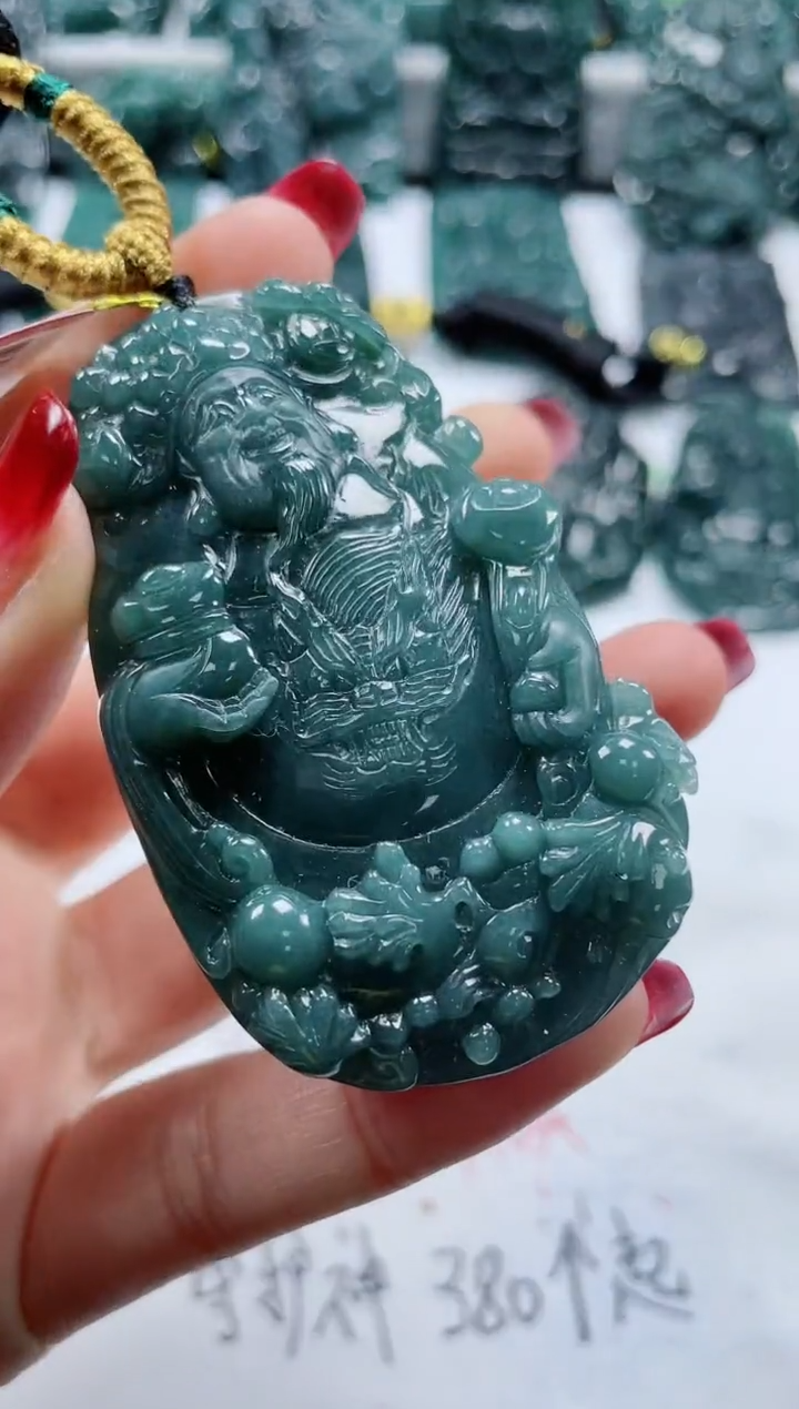 【闪购商品】翡翠颈饰未镶嵌           