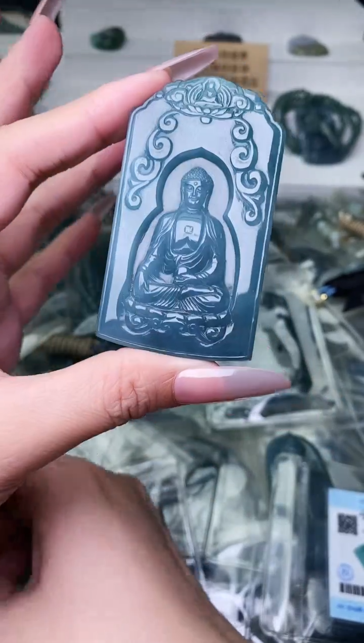 颈饰未镶嵌翡翠 