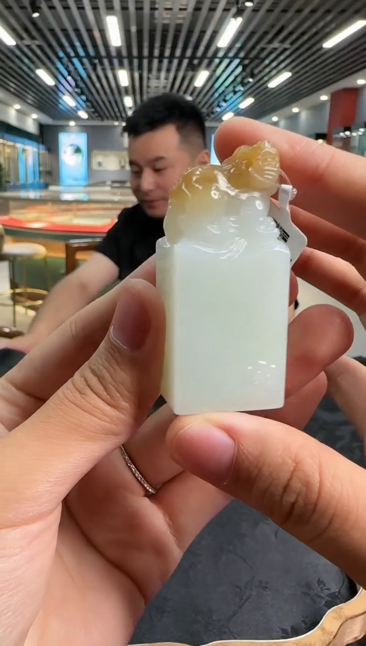 和田玉未镶嵌颈饰1