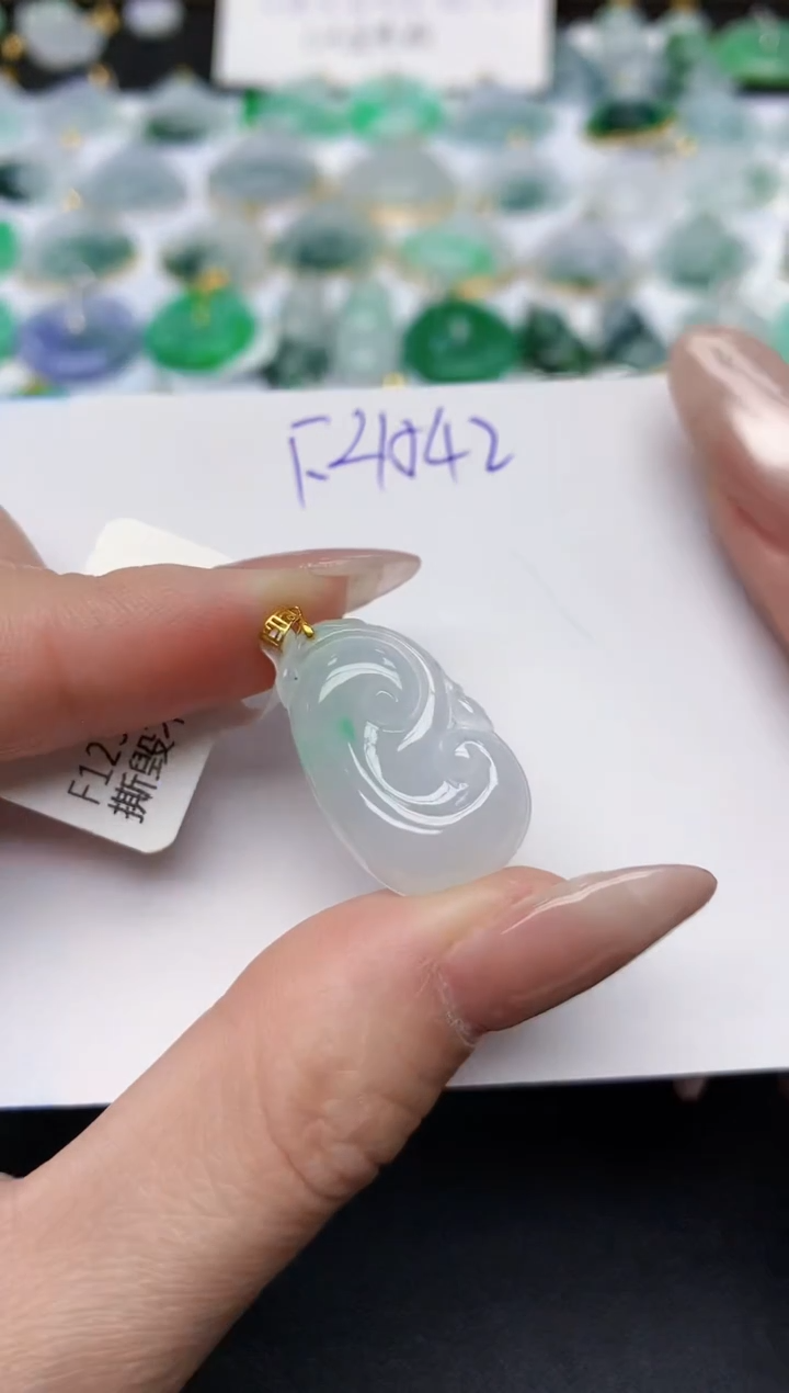 颈饰18K金镶嵌翡翠天然缅甸A货翡翠百元以上9元证书费自理