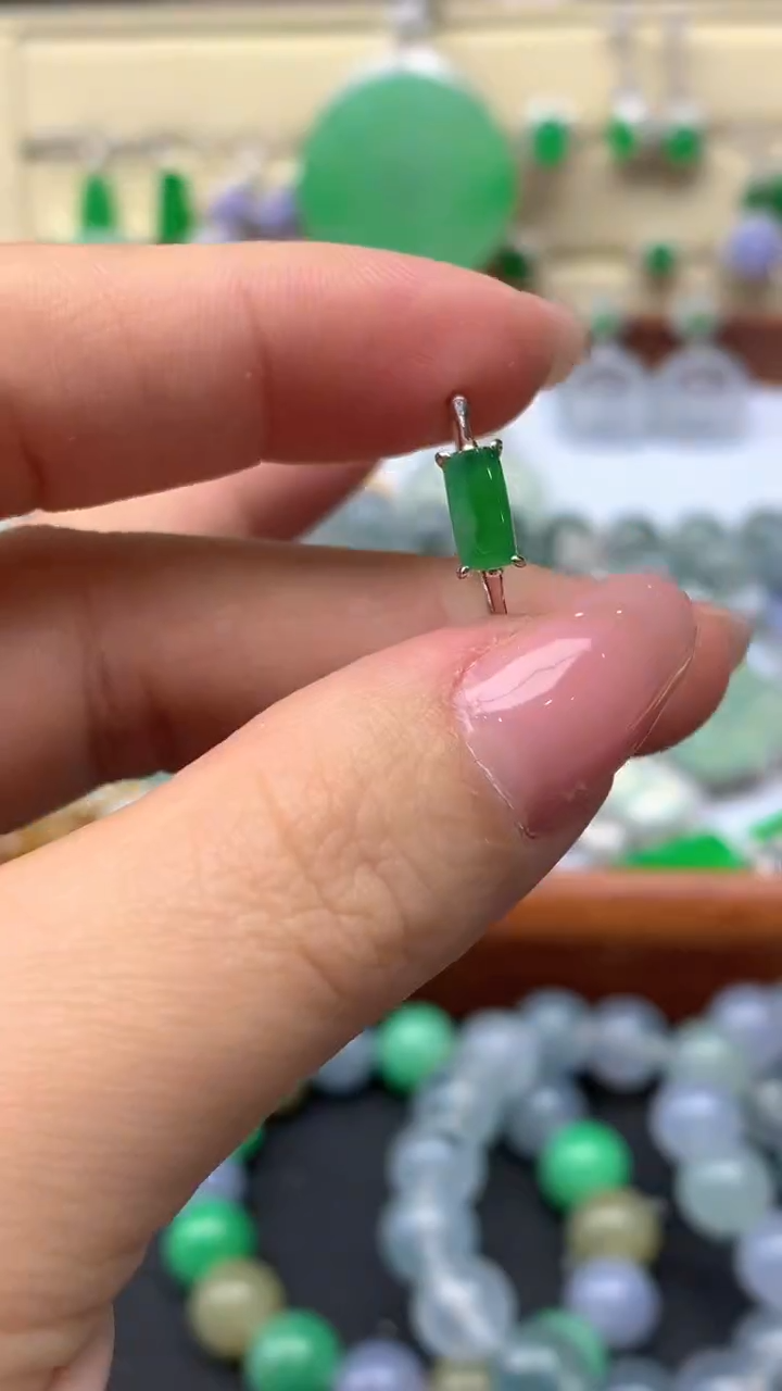 【闪购商品】翡翠戒指18K金镶嵌4-天然翡翠