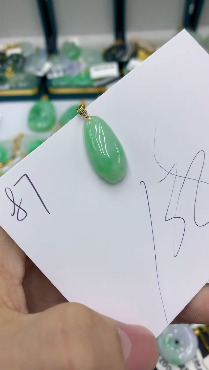 【闪购商品】翡翠颈饰18K金镶嵌翡翠