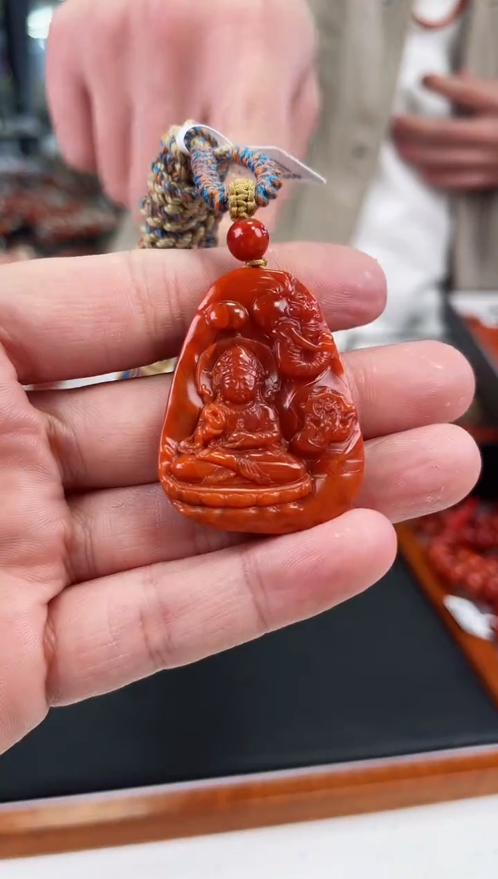 【闪购商品】南红玛瑙吊坠未镶嵌一个/条