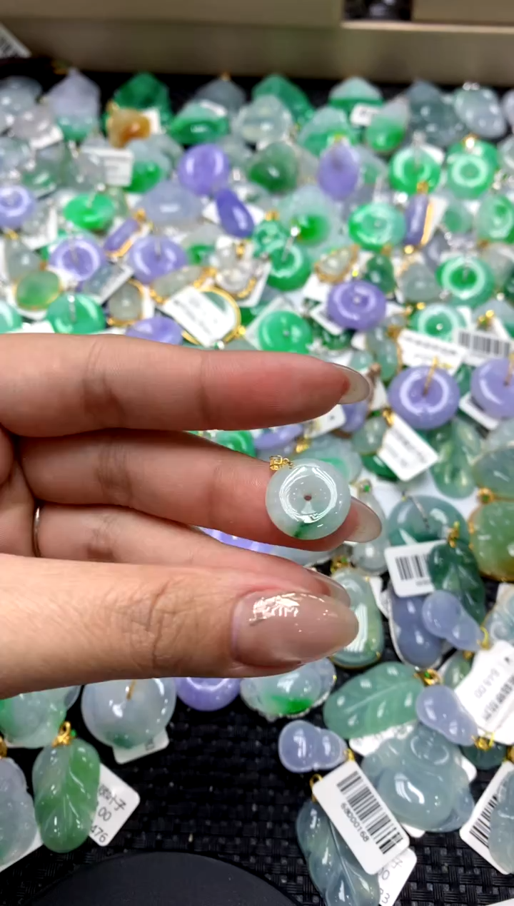 【闪购商品】翡翠颈饰18K金镶嵌111111111