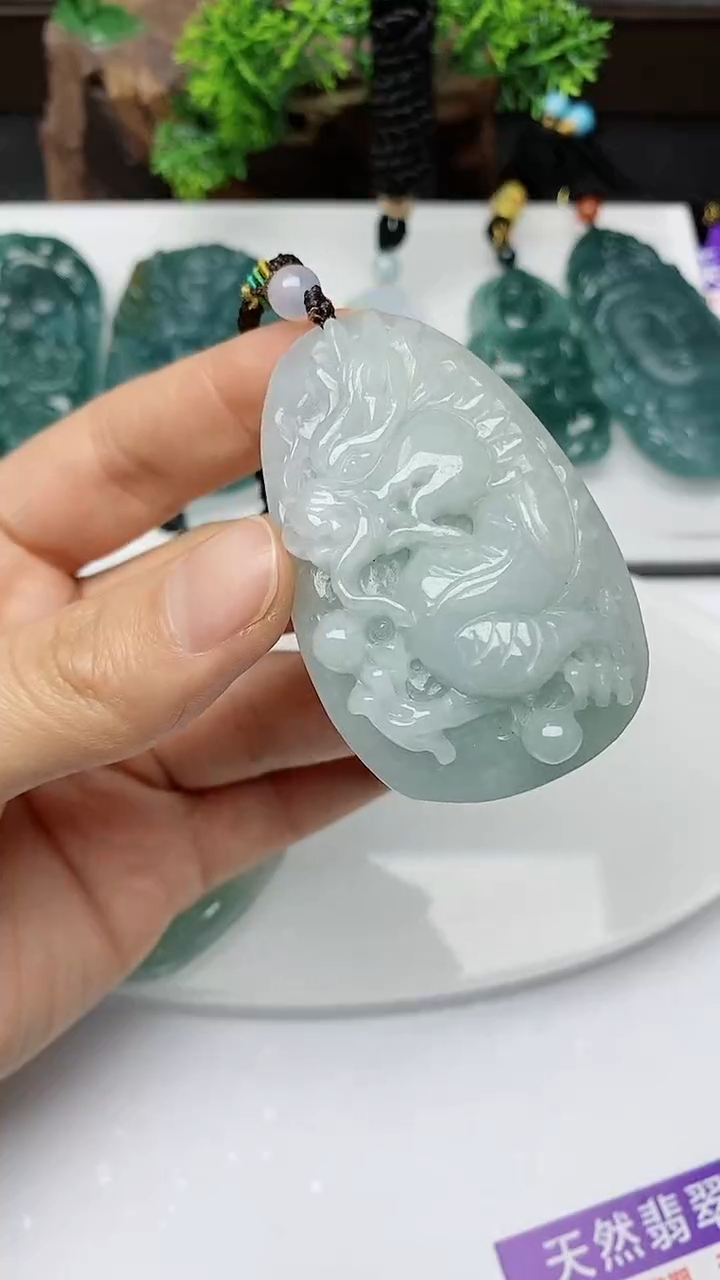 【闪购商品】翡翠颈饰未镶嵌